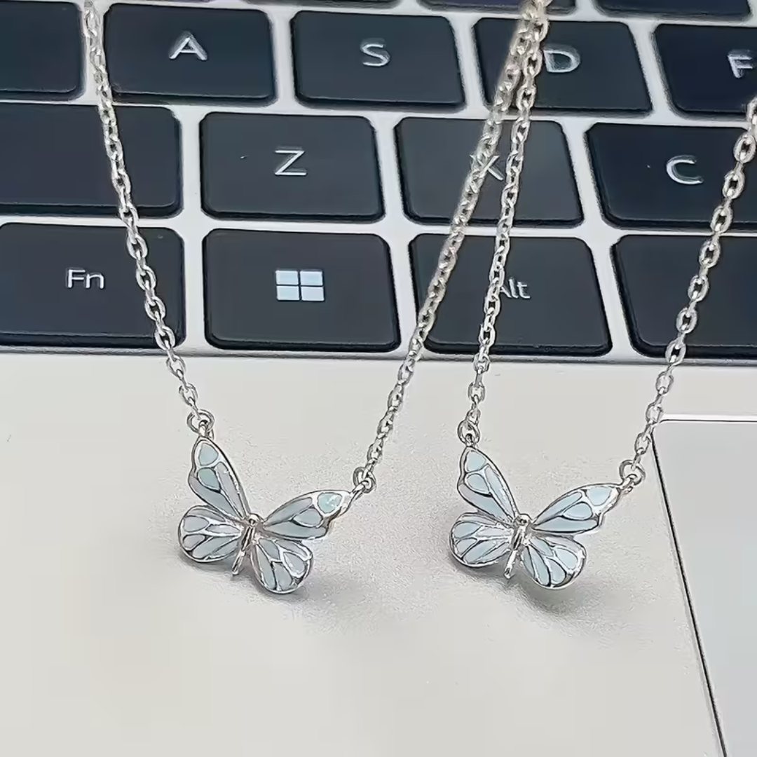 🦋 Necklace and bracelet - Butterfly shaped, phosphorus, glowing in the dark