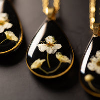 Droplet-shaped accessory set from the "Spiraea" flower