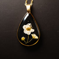 Droplet-shaped accessory set from the "Spiraea" flower
